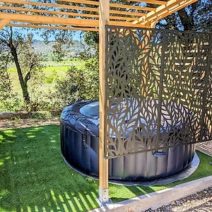 apt-studio-du-petit-caillou-en-drome-provencale.hotels-rhonealpes.com/